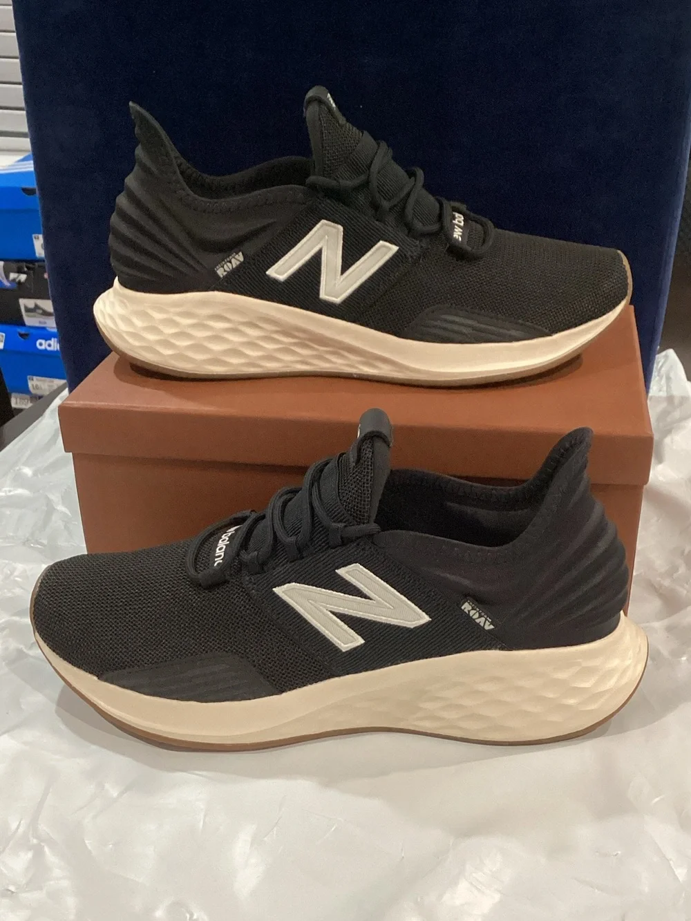 New Balance Fresh Foam Roav Women’s 9.5 Black Running Sneakers NWOB
